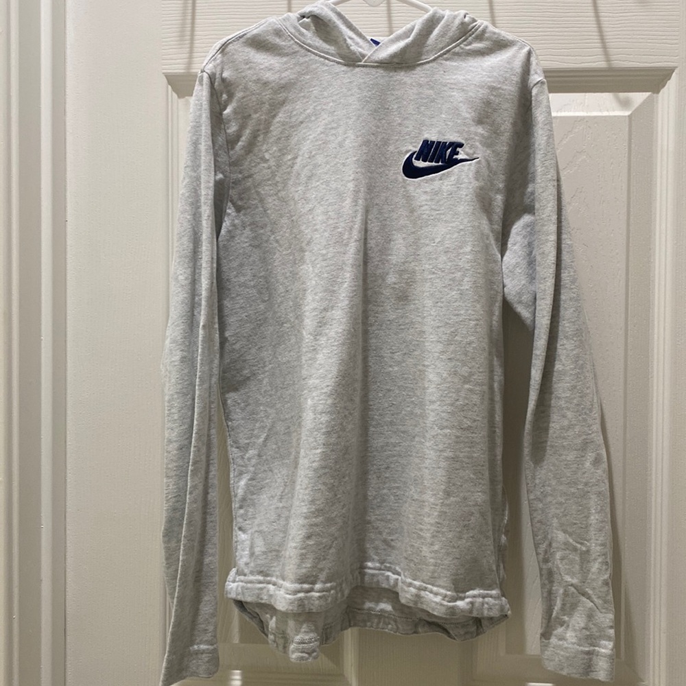 Boy Nike long sleeve t-shirt with hoodie